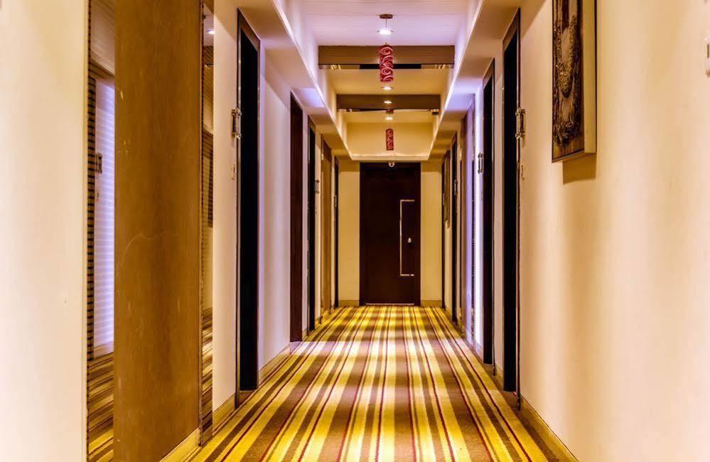 Oyo Premium Coastal Battery Hotel Visakhapatnam Exterior photo